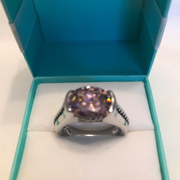 Pink topaz on silver band ring - Picture 2 of 5